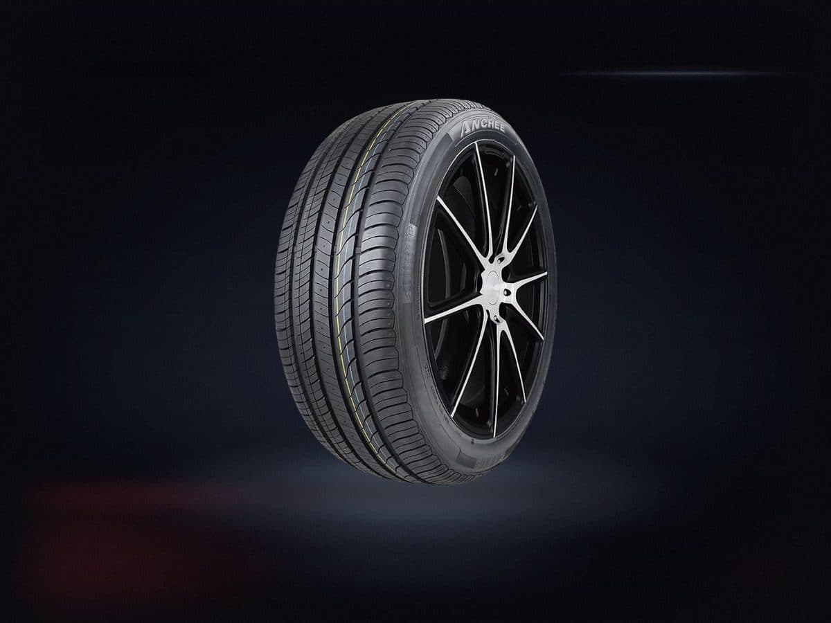AC818 225/40R19 93W