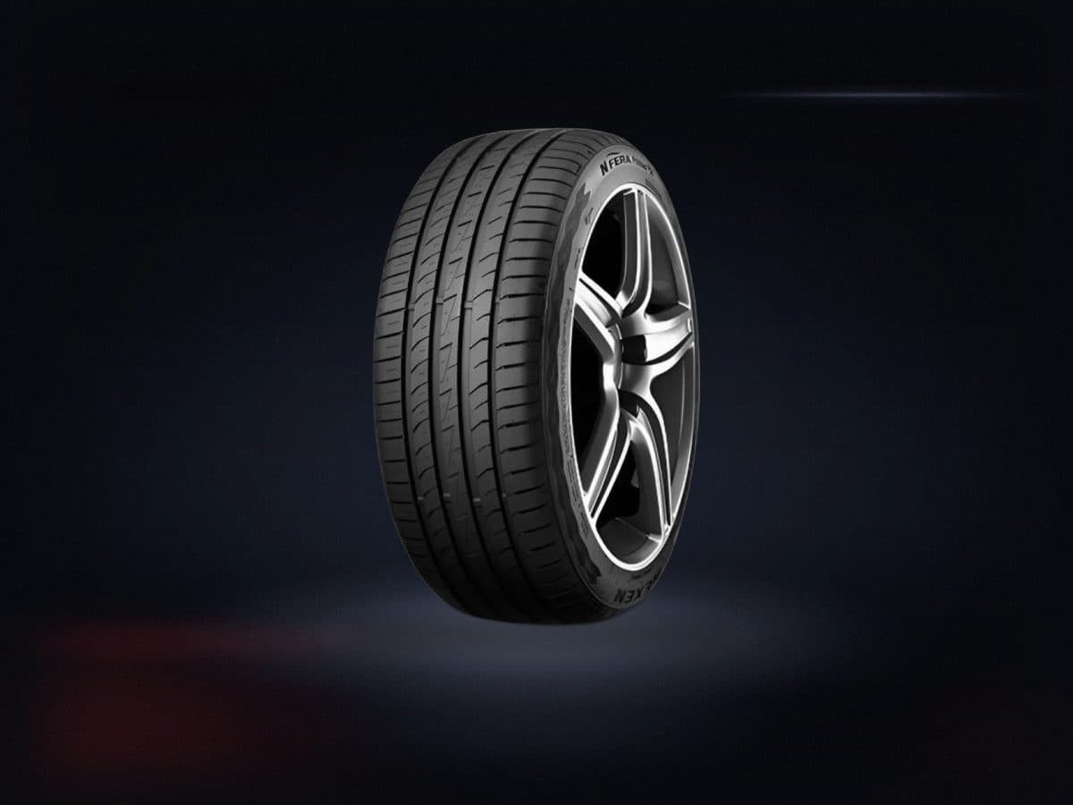N'fera Primus QX 215/45R18 89W